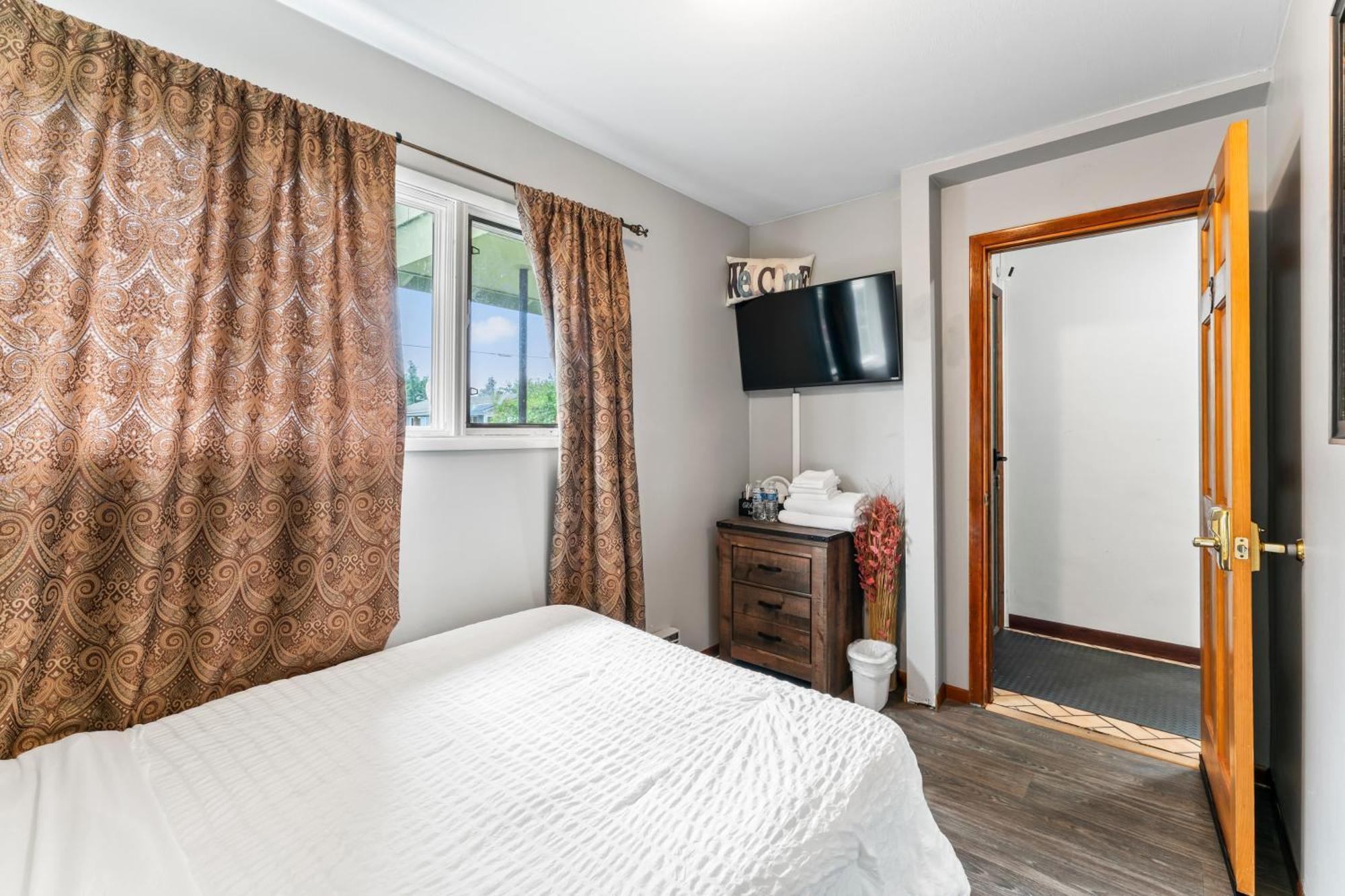 Compact But Cozy Too Hotel Anchorage Bagian luar foto